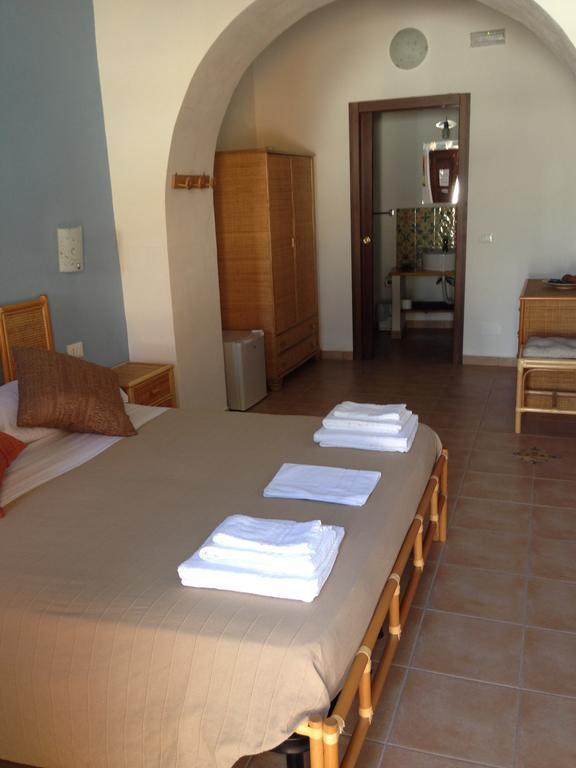 B&B La Goletta Di Salina Santa Marina Salina Kamer foto
